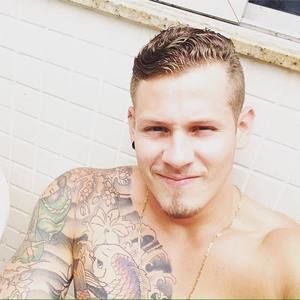 Meet your Posher, Denis